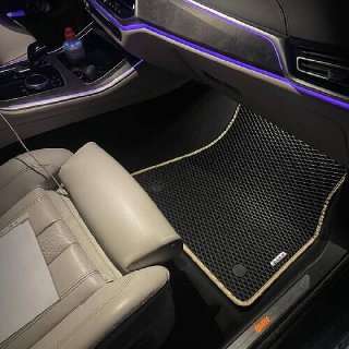 Чорний ромб та червоний кант - хіт сезону